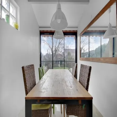 Maison Bezons: Confort & Jardin *