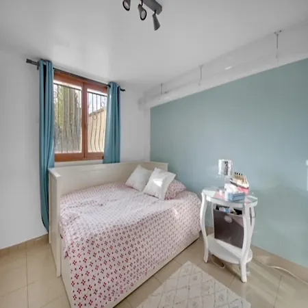 Maison Bezons: Confort & Jardin